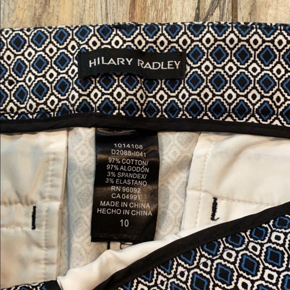 Patterned capris - Picture 3 of 3